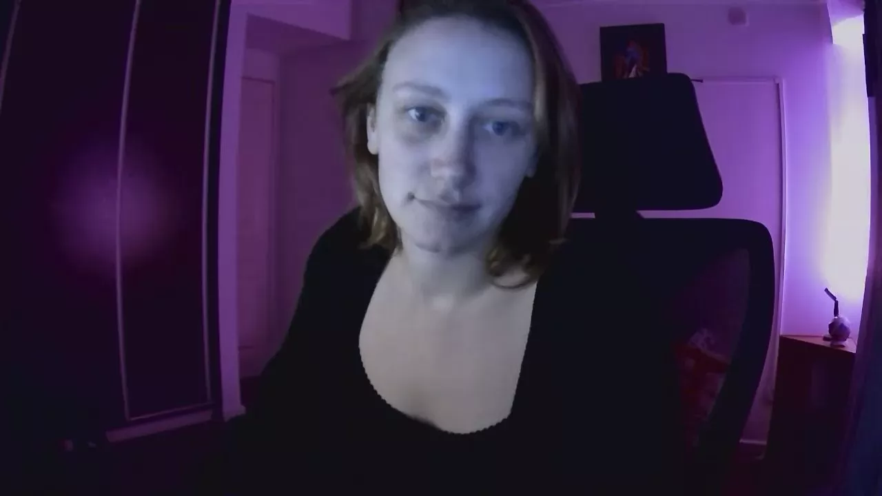 Offline mediadescocida on Cam4