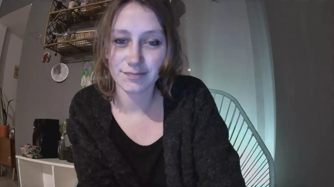 Offline mediadescocida on Cam4