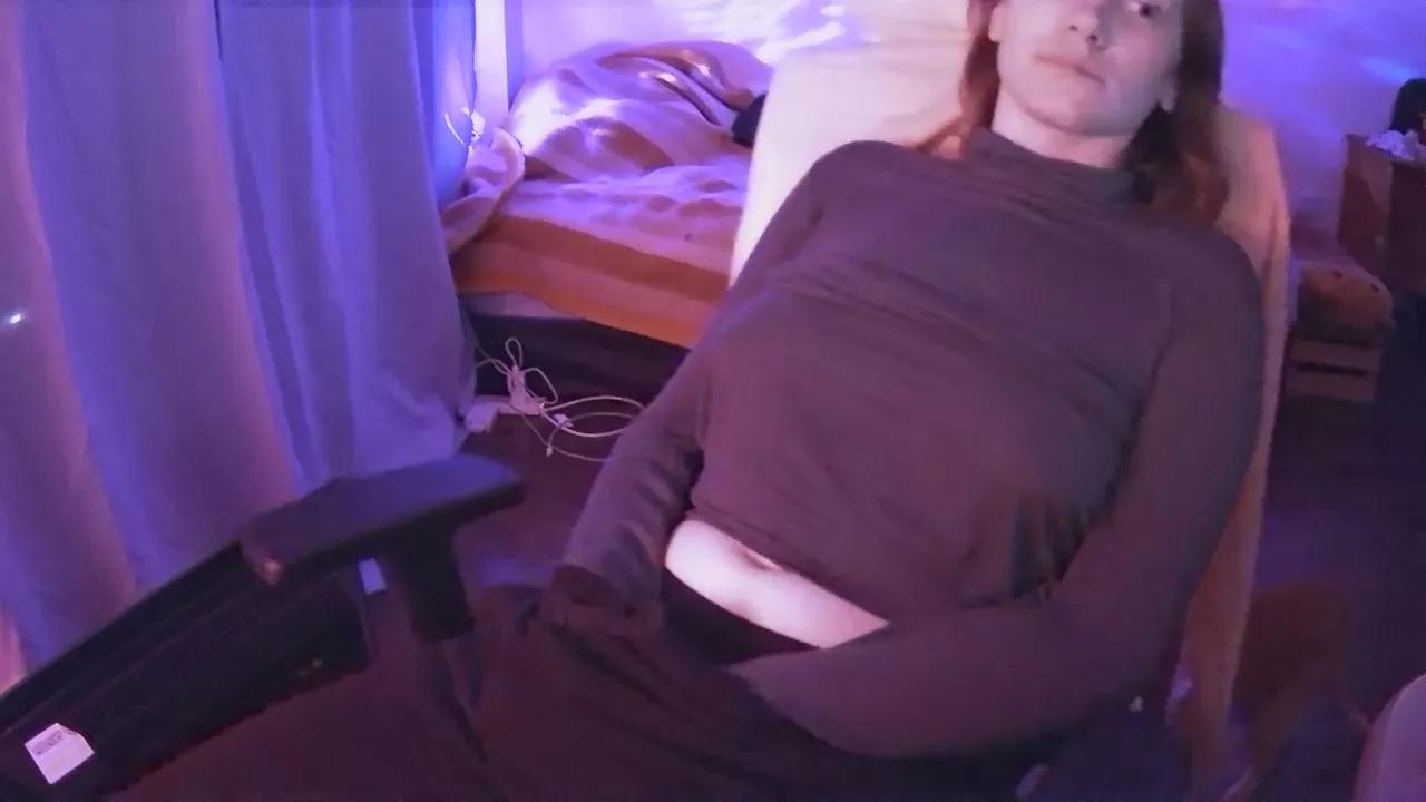 Offline mediadescocida on Cam4