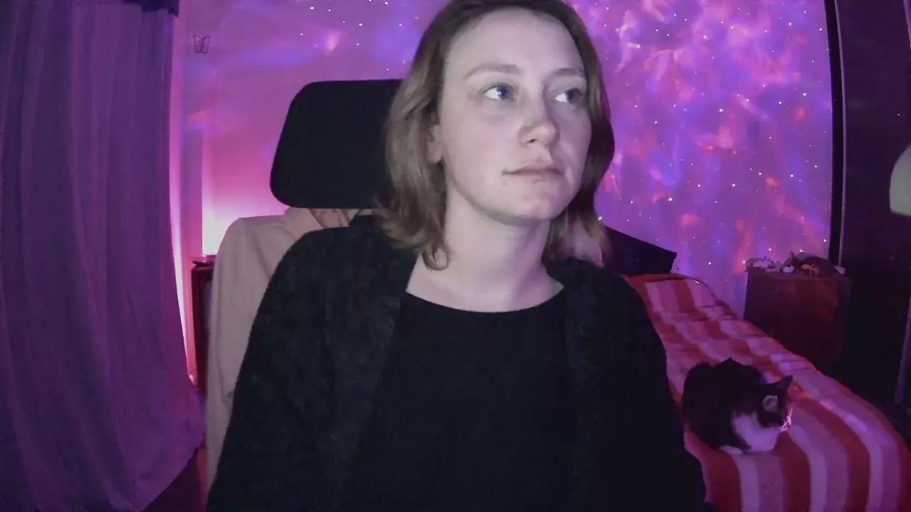 Offline mediadescocida on Cam4