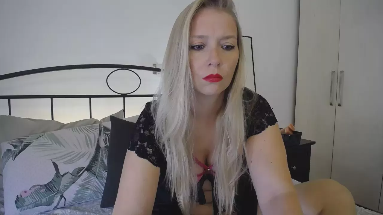 Freechat Michelina87 on Cam4