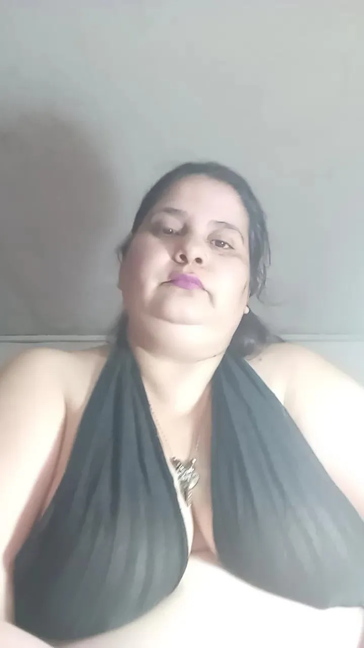 Offline Milf2026 on Cam4