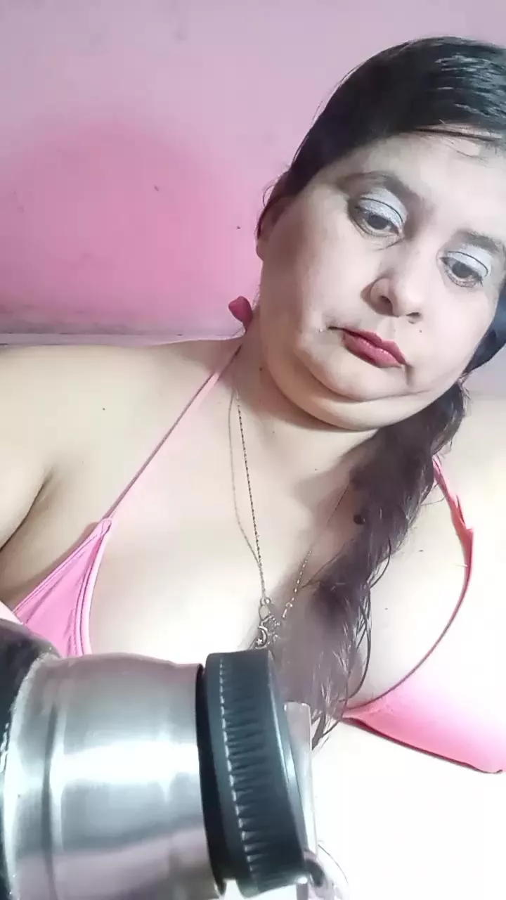 Offline Milf2026 on Cam4