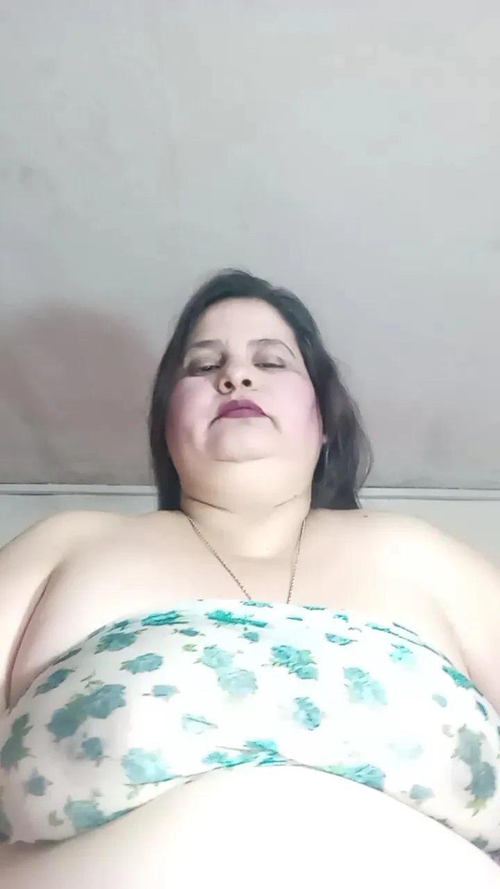 Offline Milf2026 on Cam4