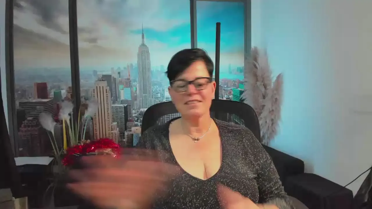 Freechat MollySun2 on Cam4