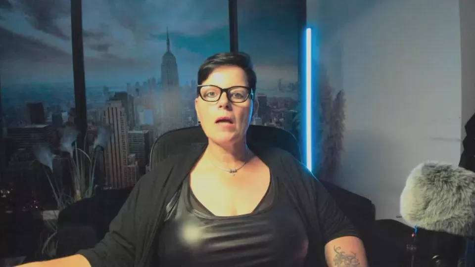 Freechat MollySun2 on Cam4