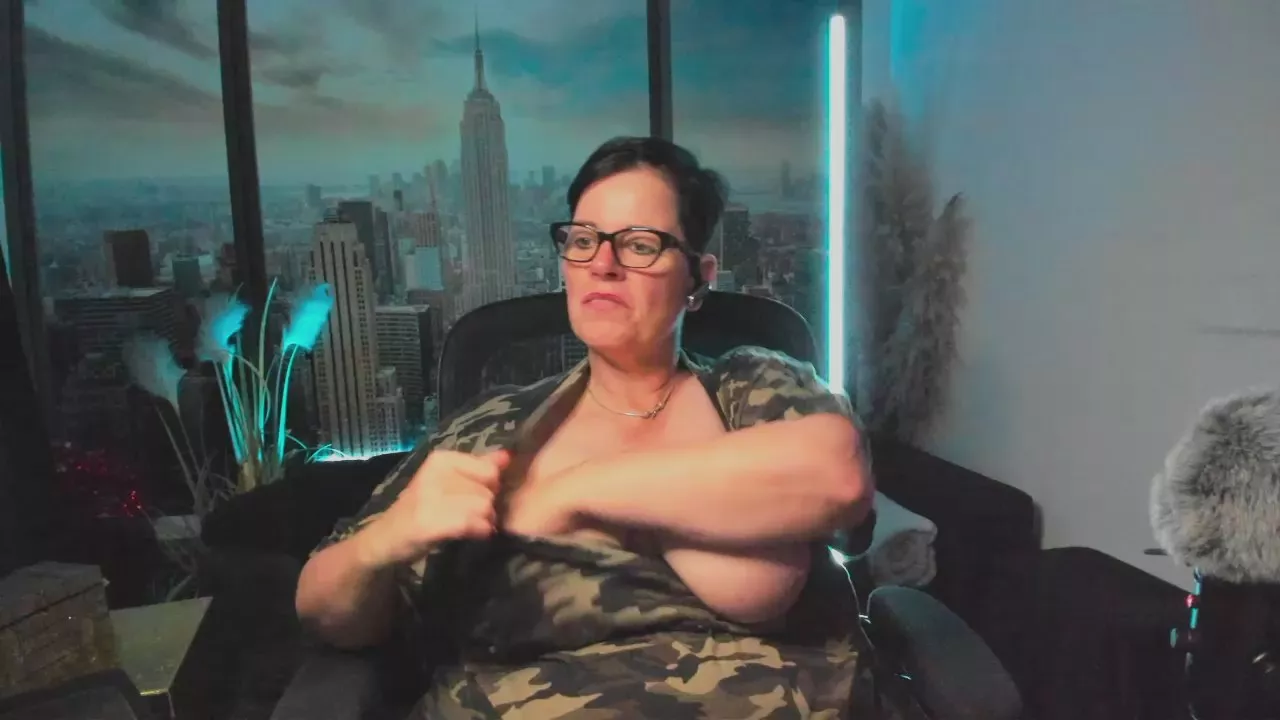 Freechat MollySun2 on Cam4