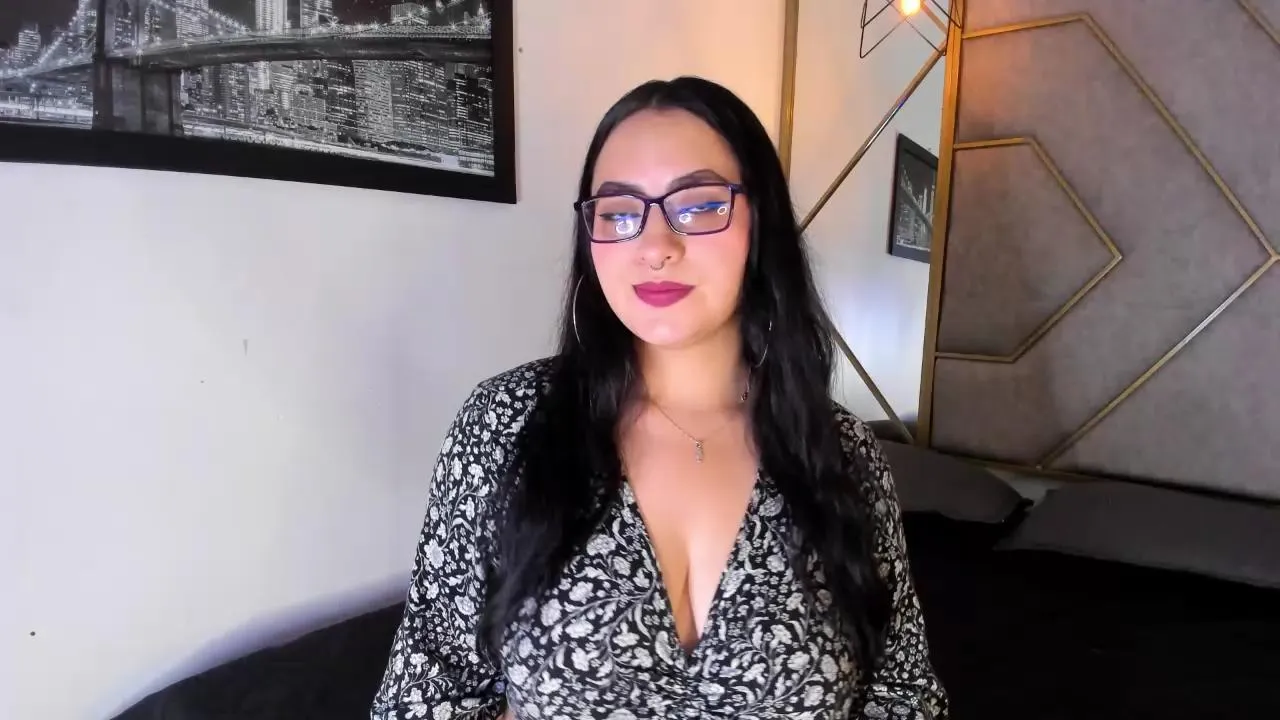 Cam4 NavannyCattan is Freechat NavannyCattan — #cute #striptease #smoke #blowjob #pussy #ass #spanking