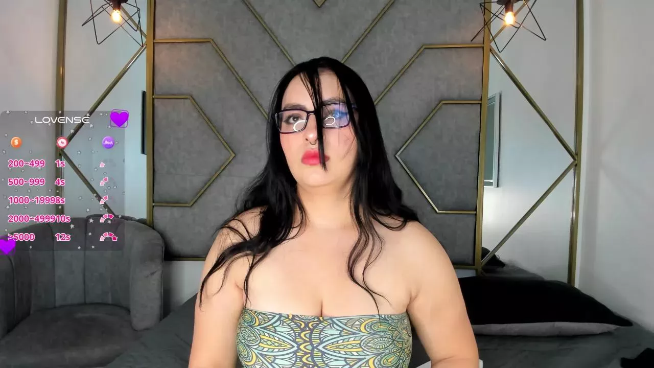 Offline NavannyCattan on Cam4