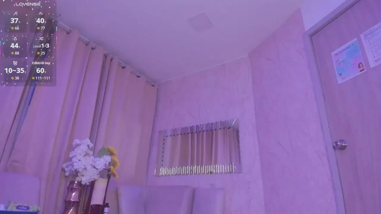 Freechat NinaCapelli_ on Cam4