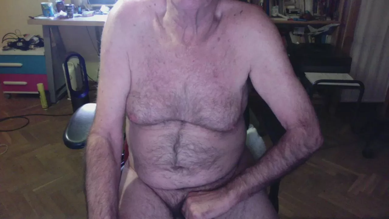 Offline nizi31 on Cam4