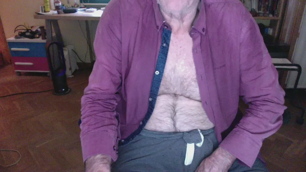 Offline nizi31 on Cam4