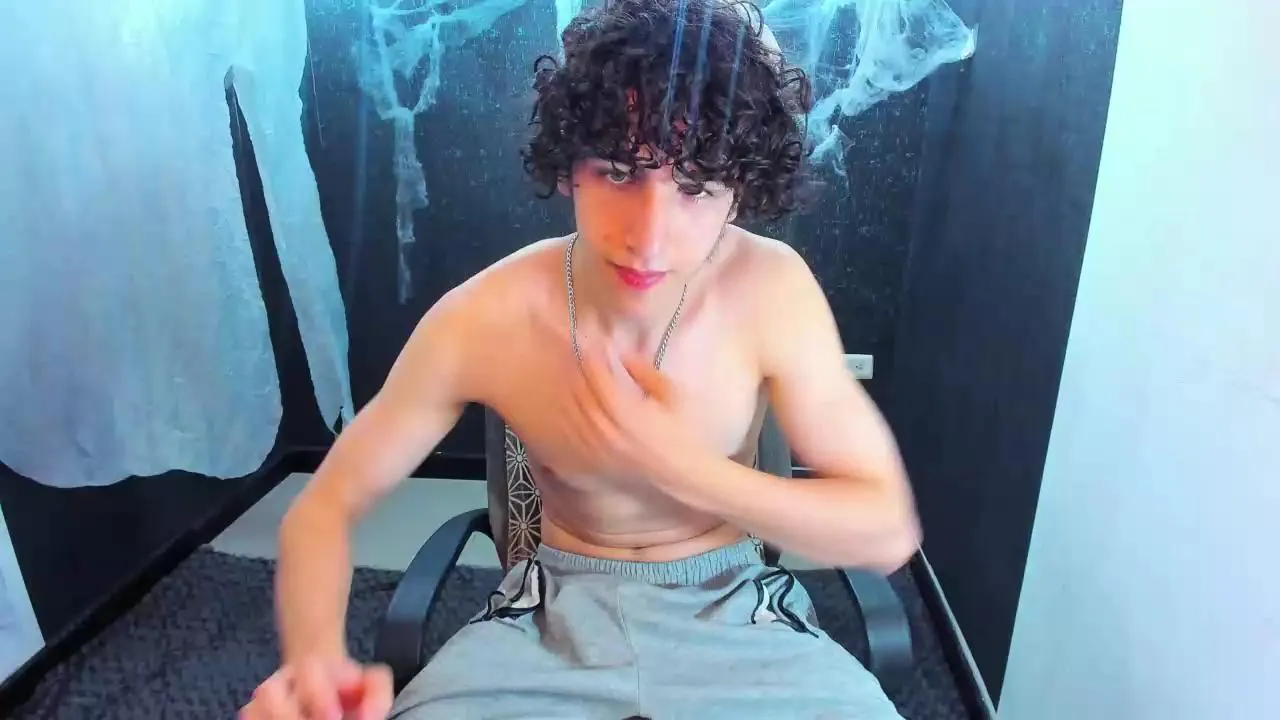 Noah_Sokolov on Cam4