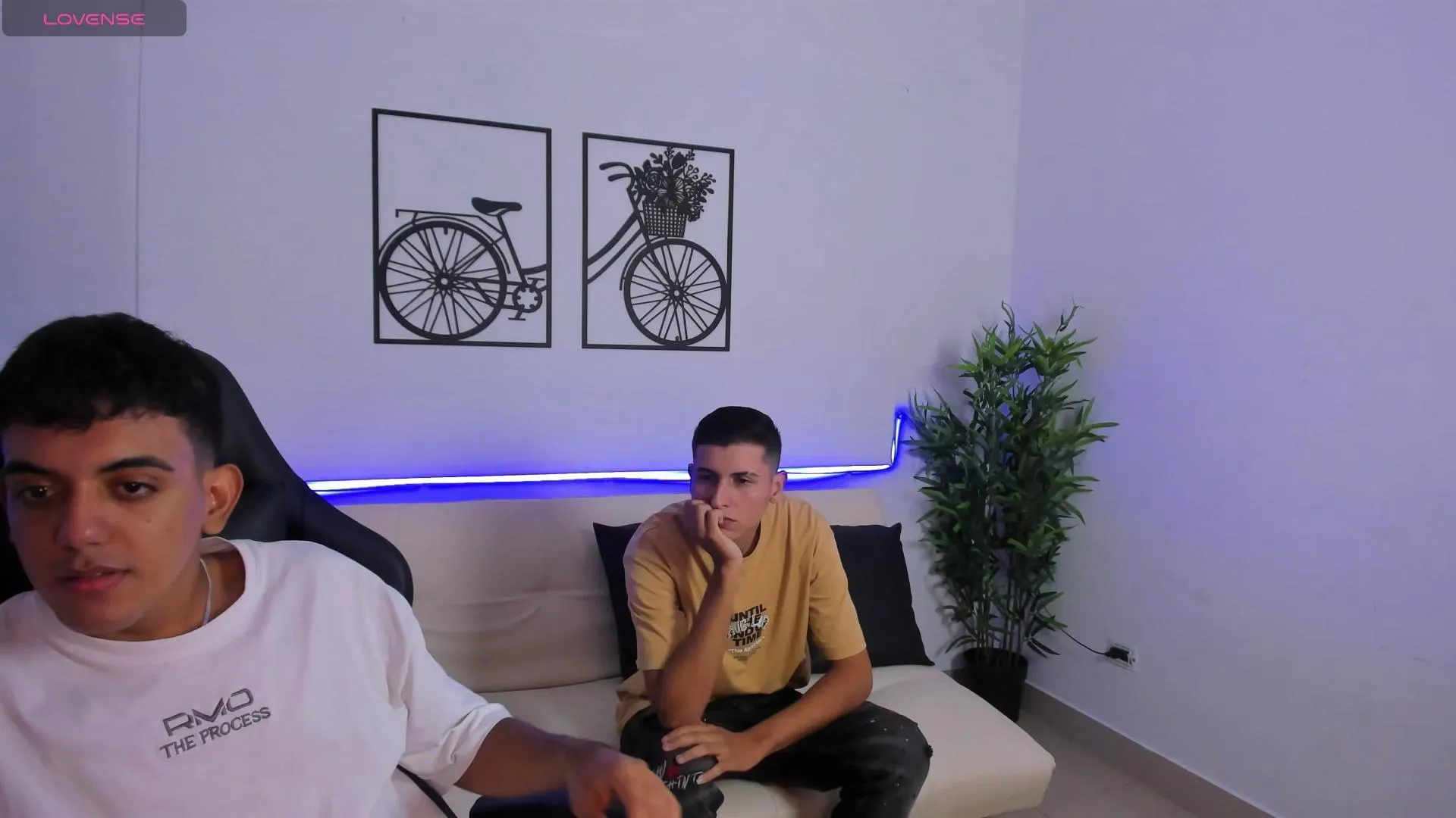 Offline nobody_knows01 on Cam4