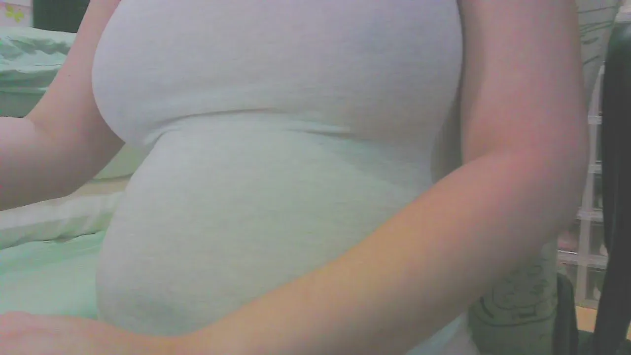 Offline preggy4hire on Cam4