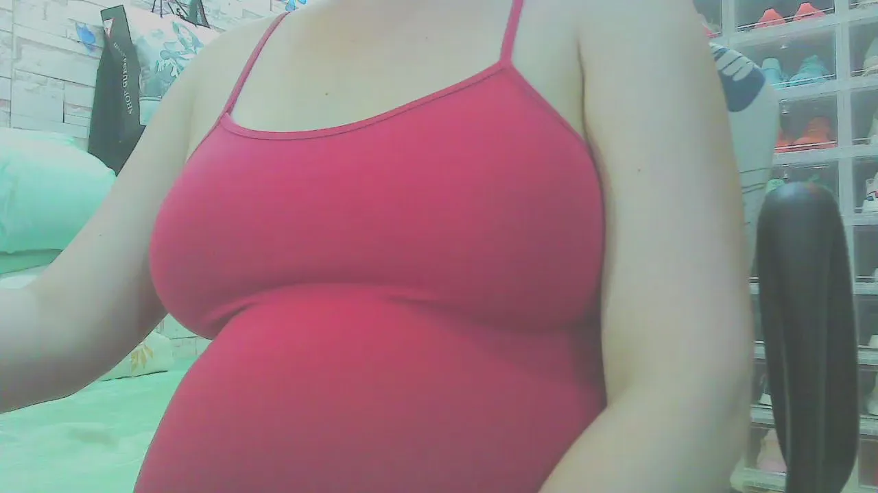 Offline preggy4hire on Cam4