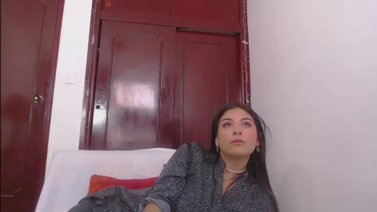 Offline queenrose_1 on Cam4