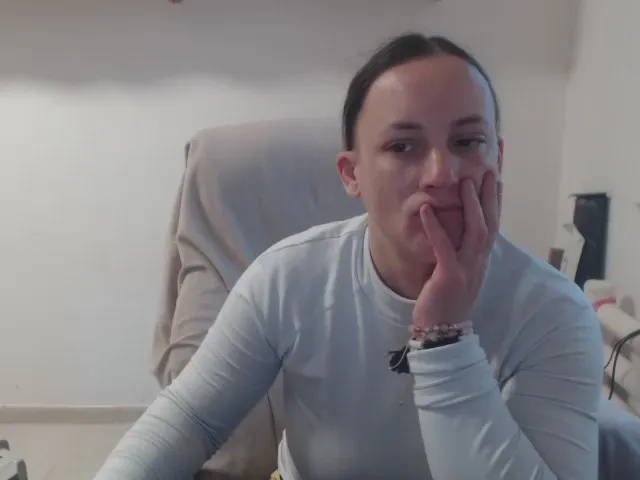 Offline queensinner on Cam4