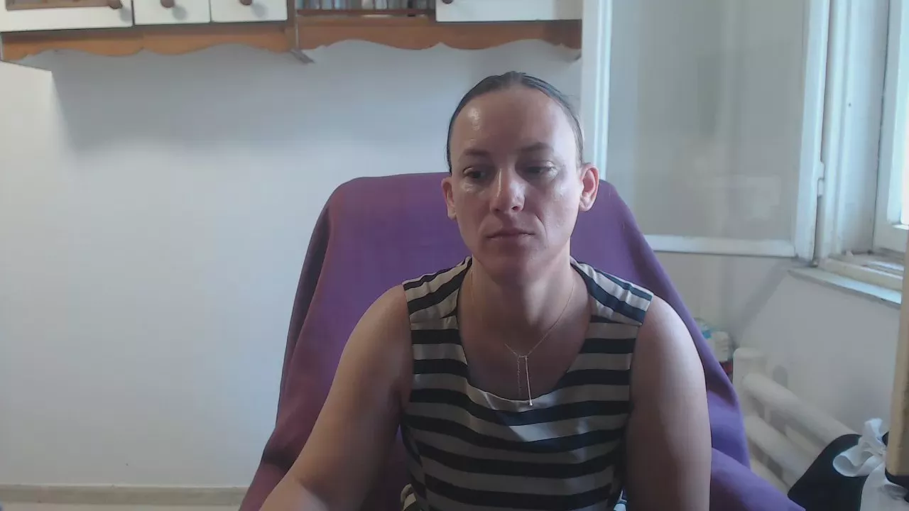 Offline queensinner on Cam4