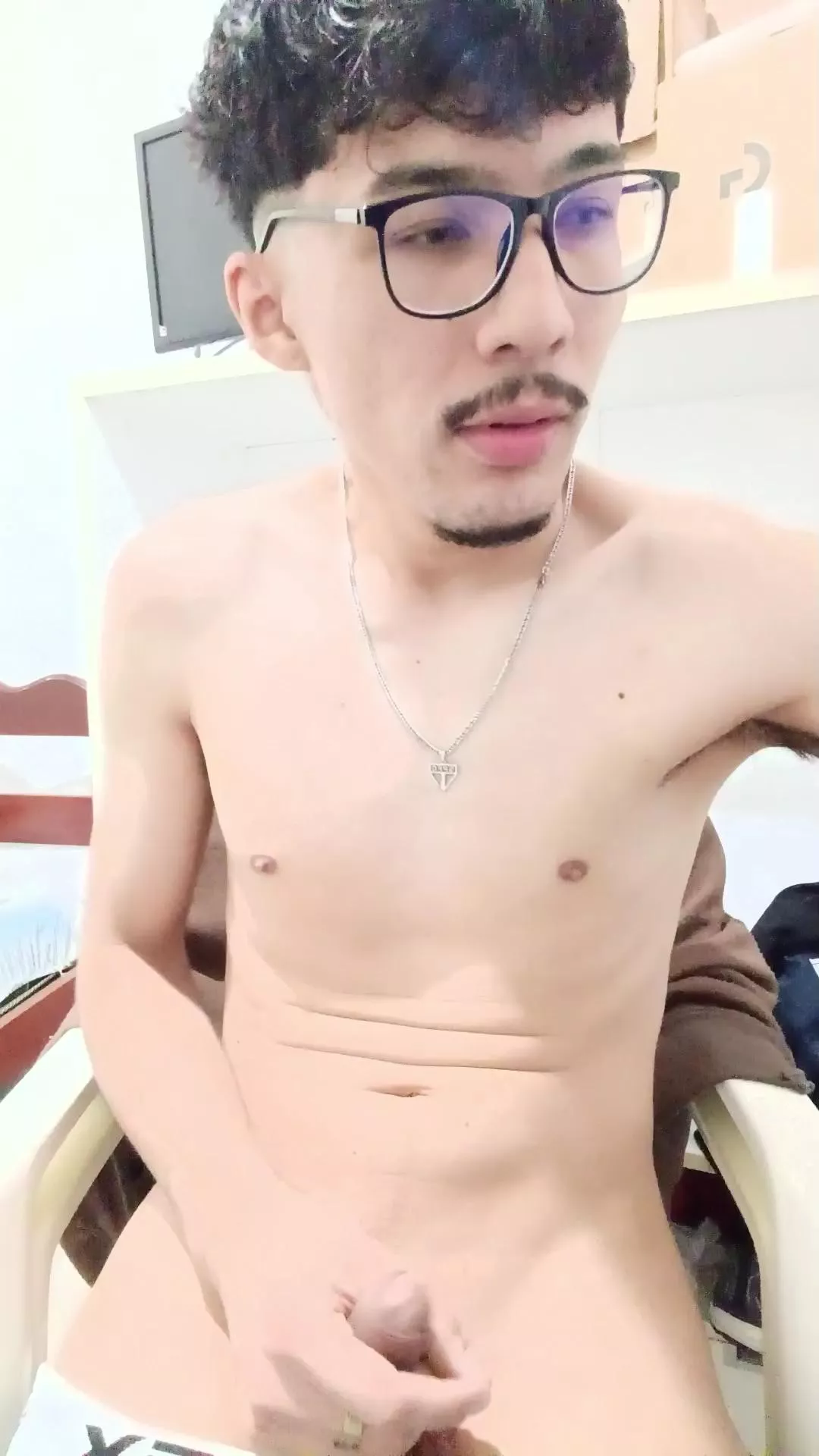 Offline reallucasor on Cam4