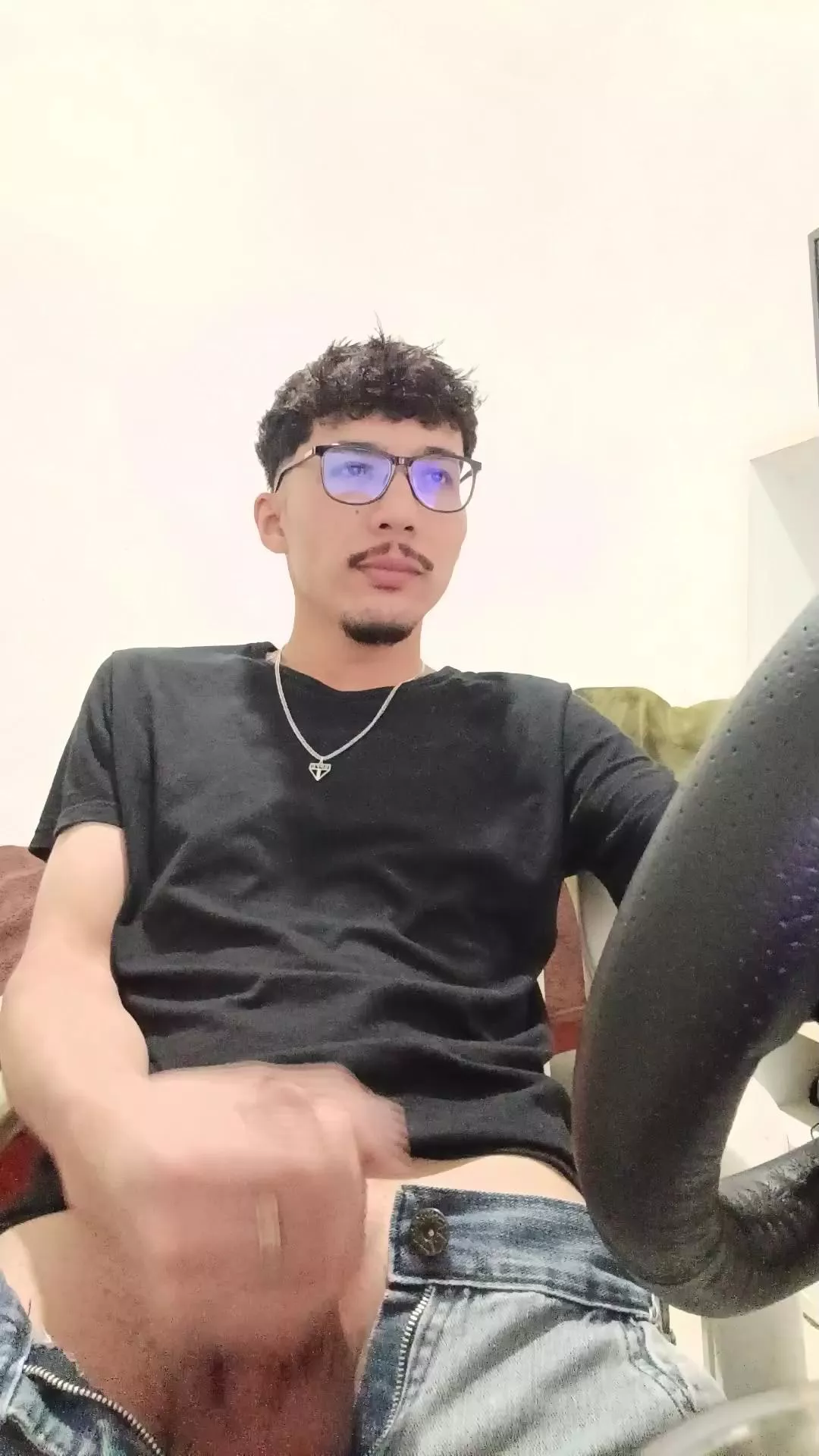 Offline reallucasor on Cam4