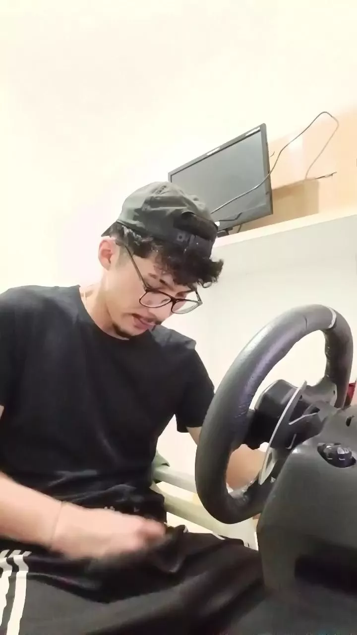 Offline reallucasor on Cam4