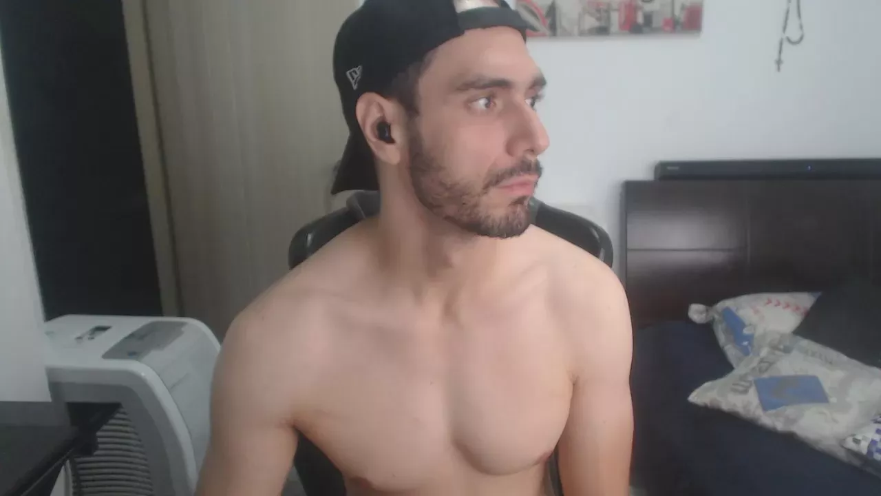 Offline samuelgarcia_ on Cam4