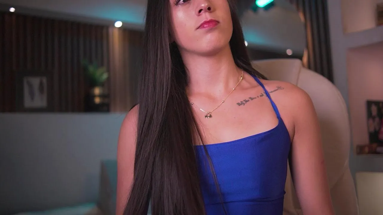 Offline Saracollins1 on Cam4