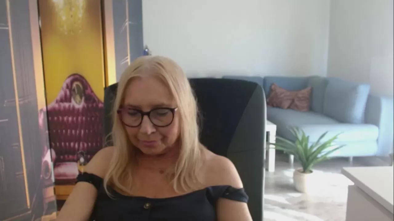 Offline Sofia_xLOVE on Cam4