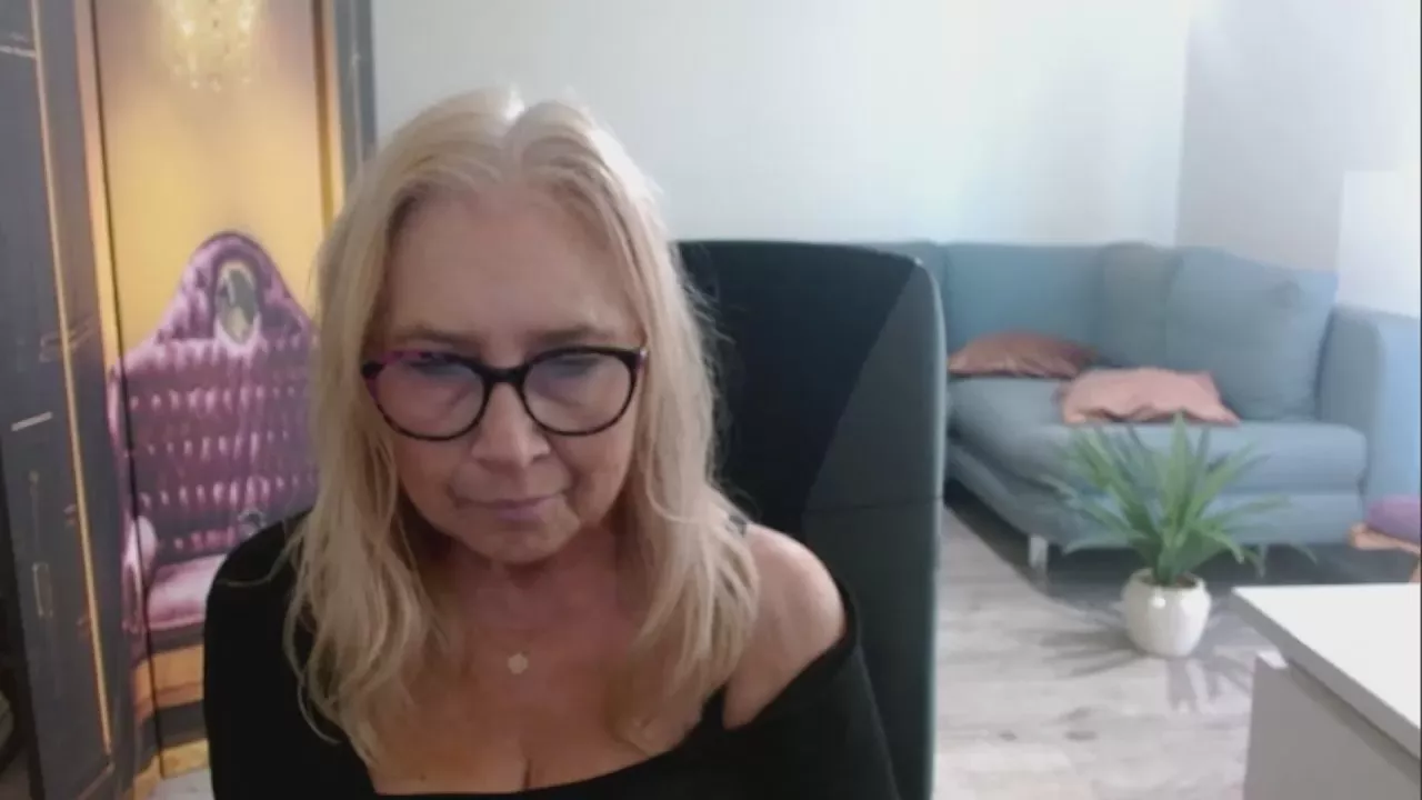 Offline Sofia_xLOVE on Cam4