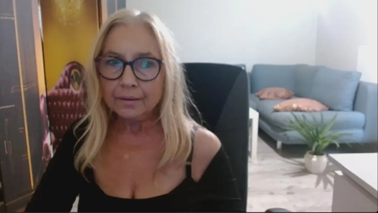 Offline Sofia_xLOVE on Cam4