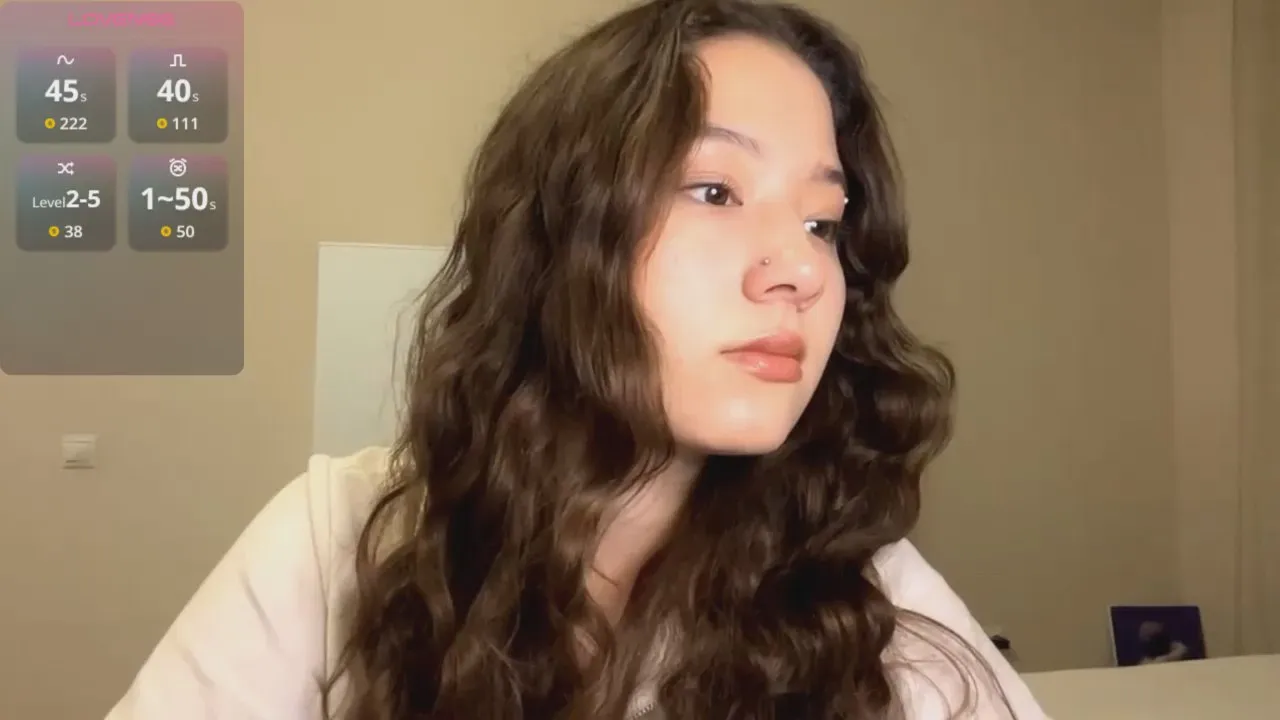 Freechat SuzannLertora on Cam4