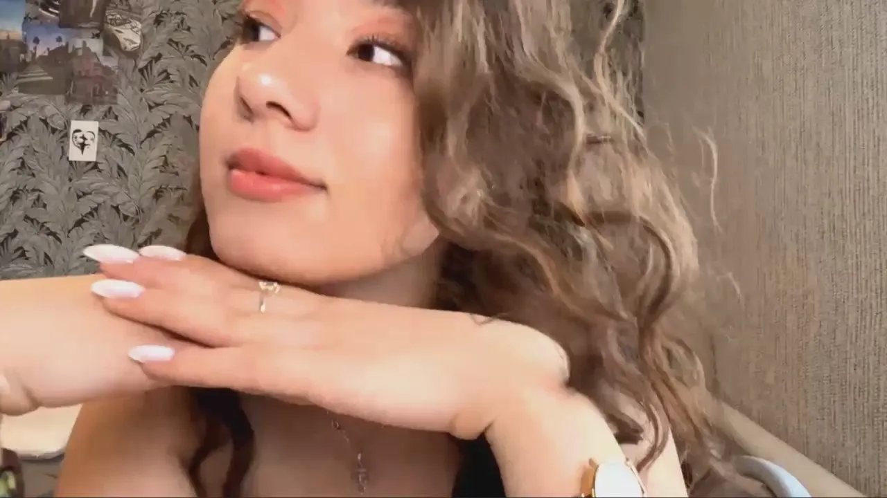 Freechat SuzannLertora on Cam4