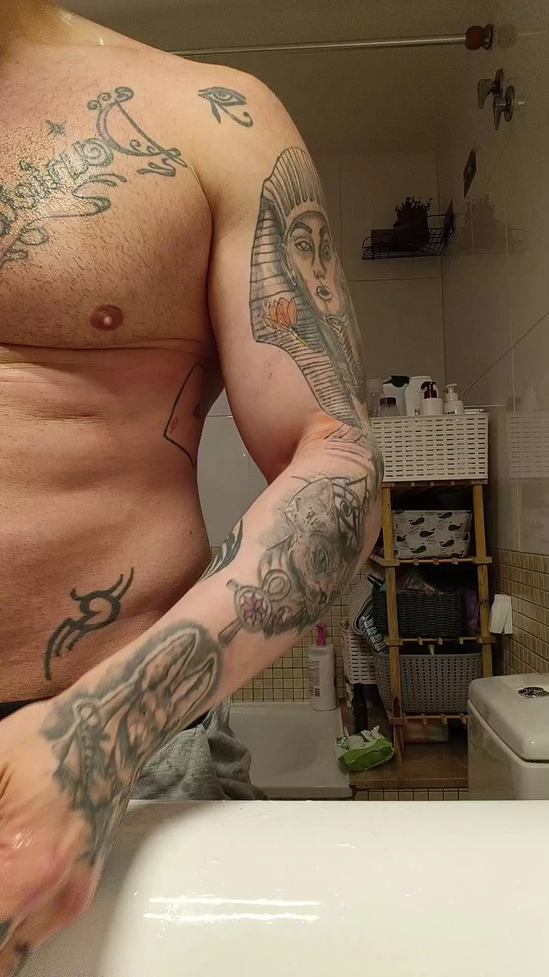 Offline taruated24 on Cam4