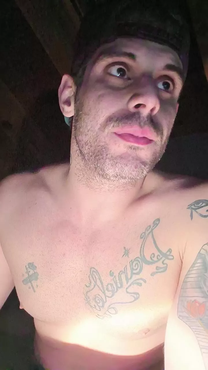 Offline taruated24 on Cam4