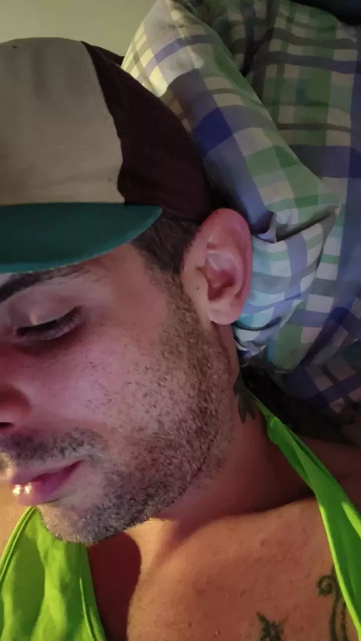 Offline taruated24 on Cam4