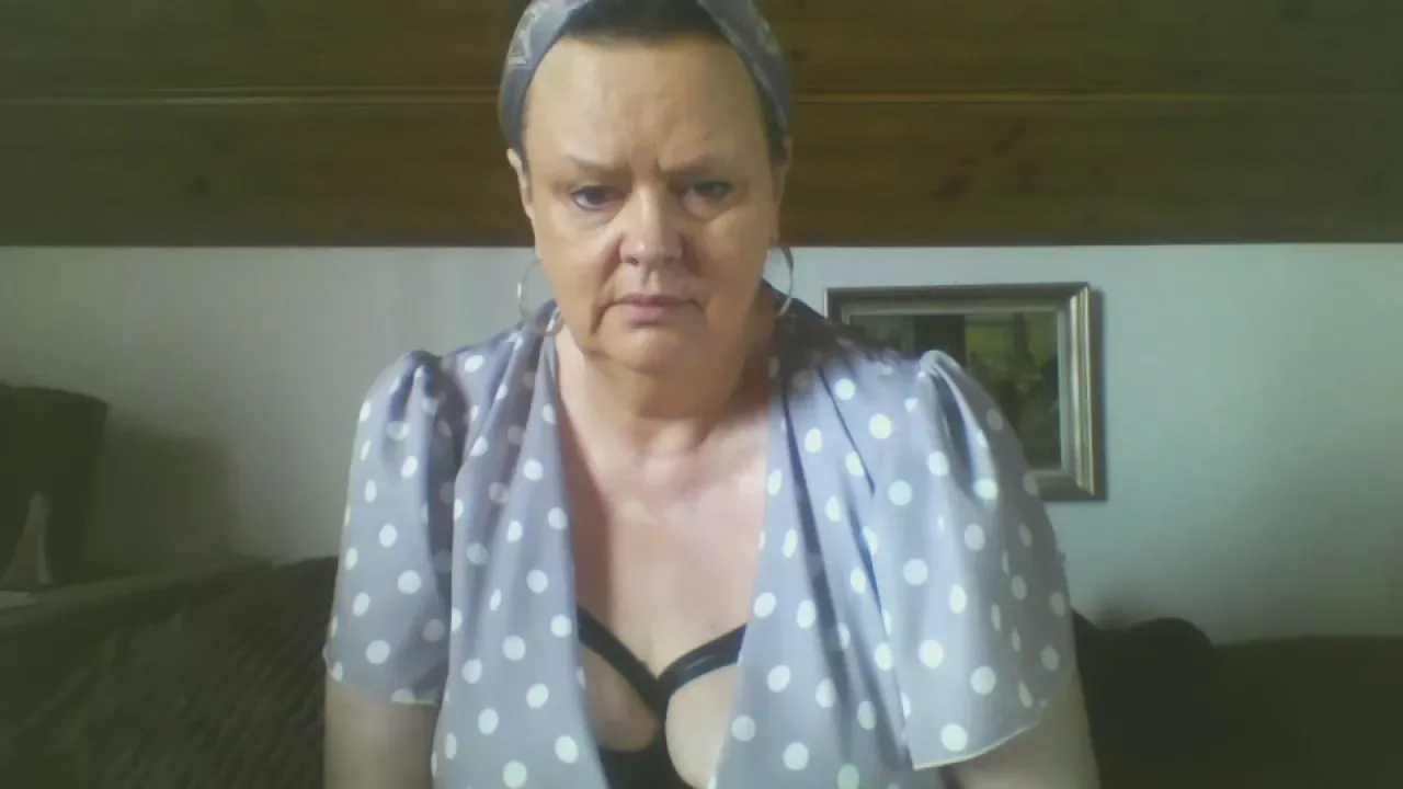 Offline TiffanyMilf on Cam4