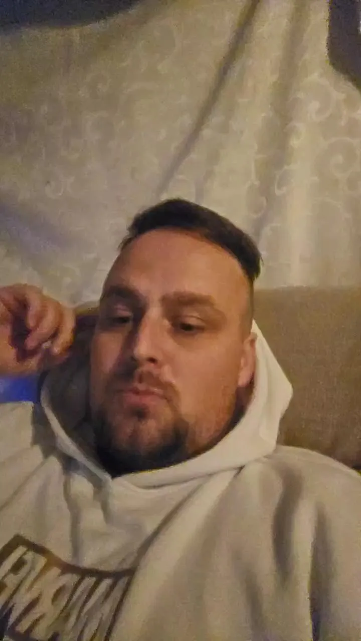 Offline TinderSwindler on Cam4