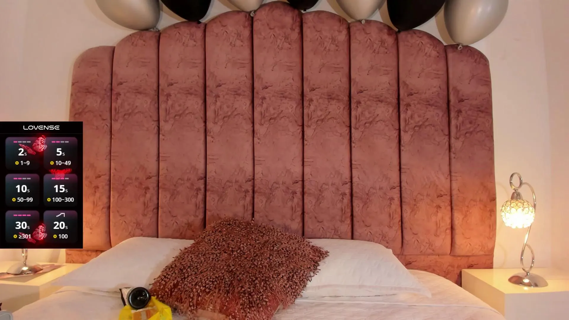 Offline Valeska_Zuev on Cam4