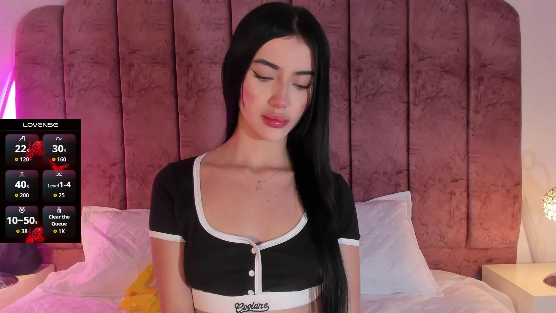 Offline Valeska_Zuev on Cam4