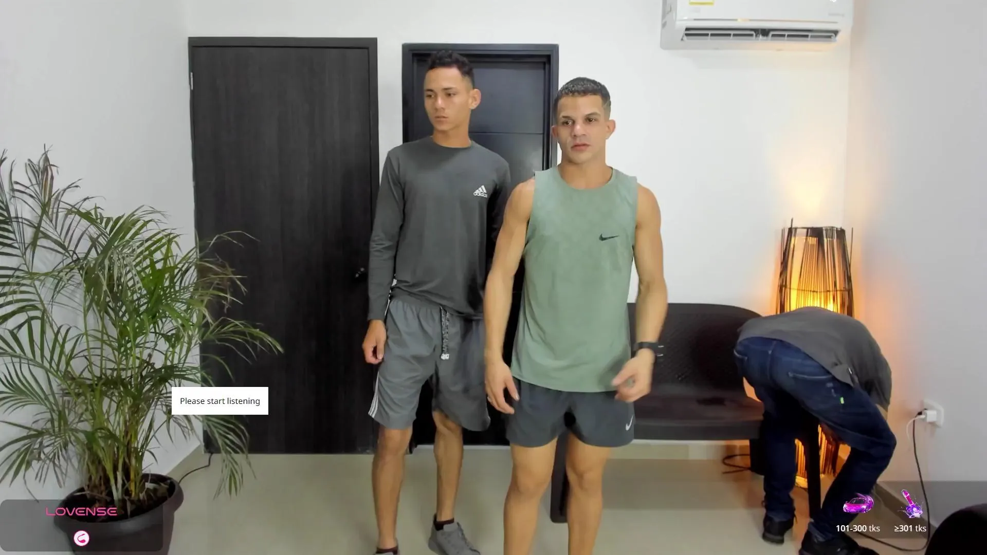 Freechat Voyeurism_guyss on Cam4