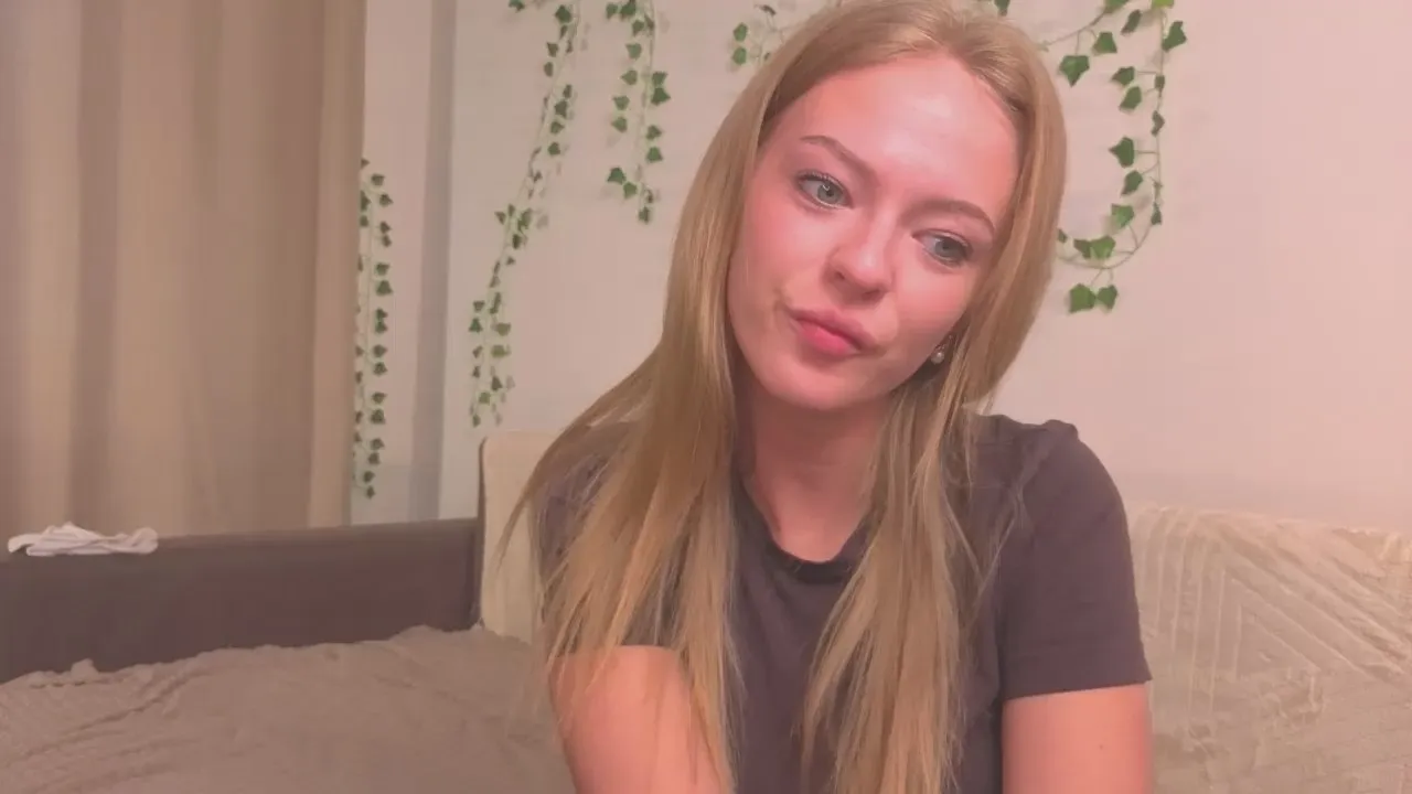 Offline WandaFitt on Cam4