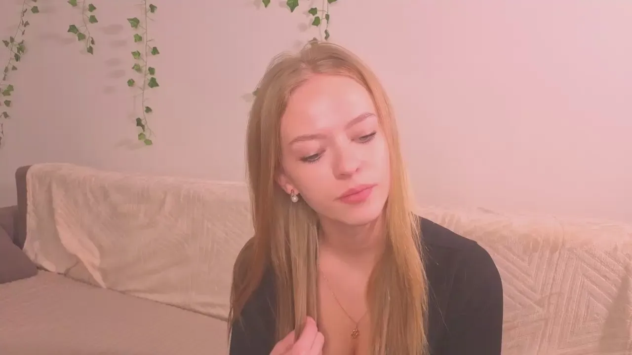 Offline WandaFitt on Cam4