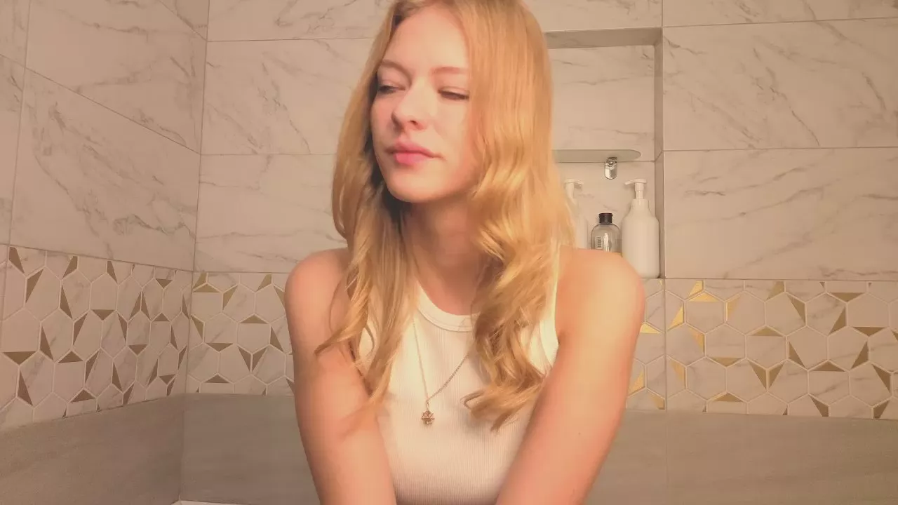 Offline WandaFitt on Cam4