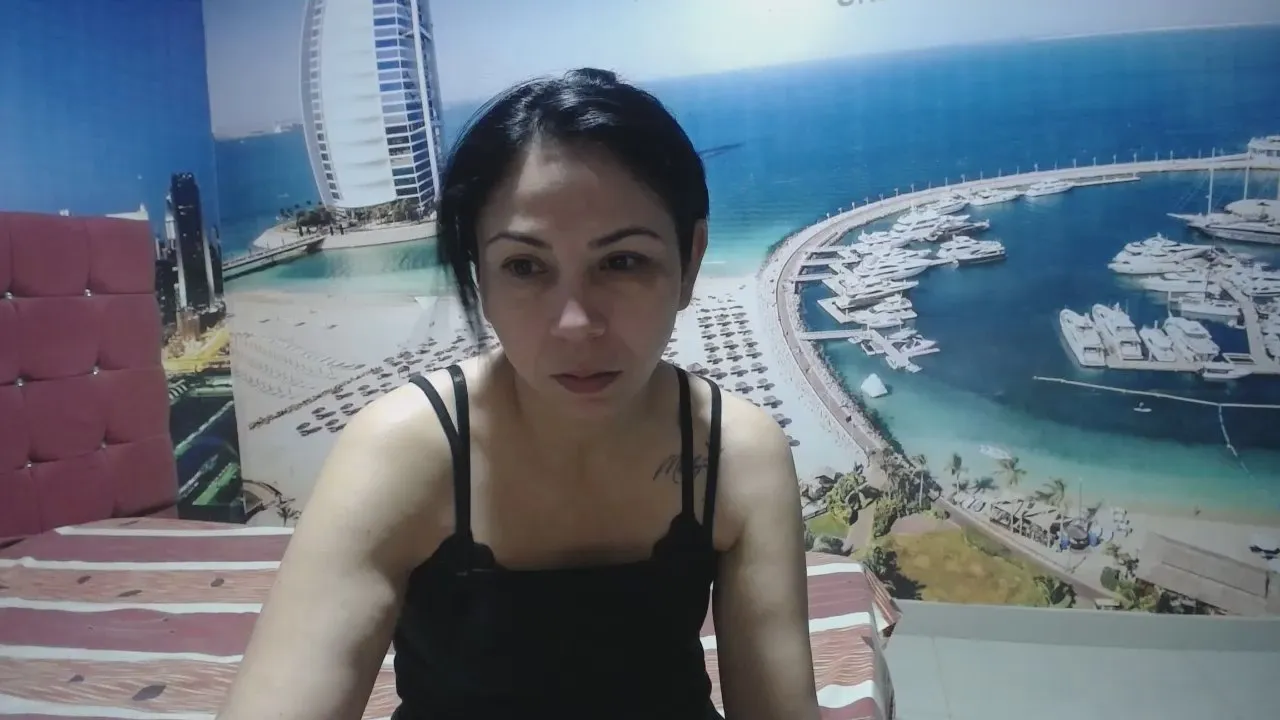 Offline YOHACRIS on Cam4