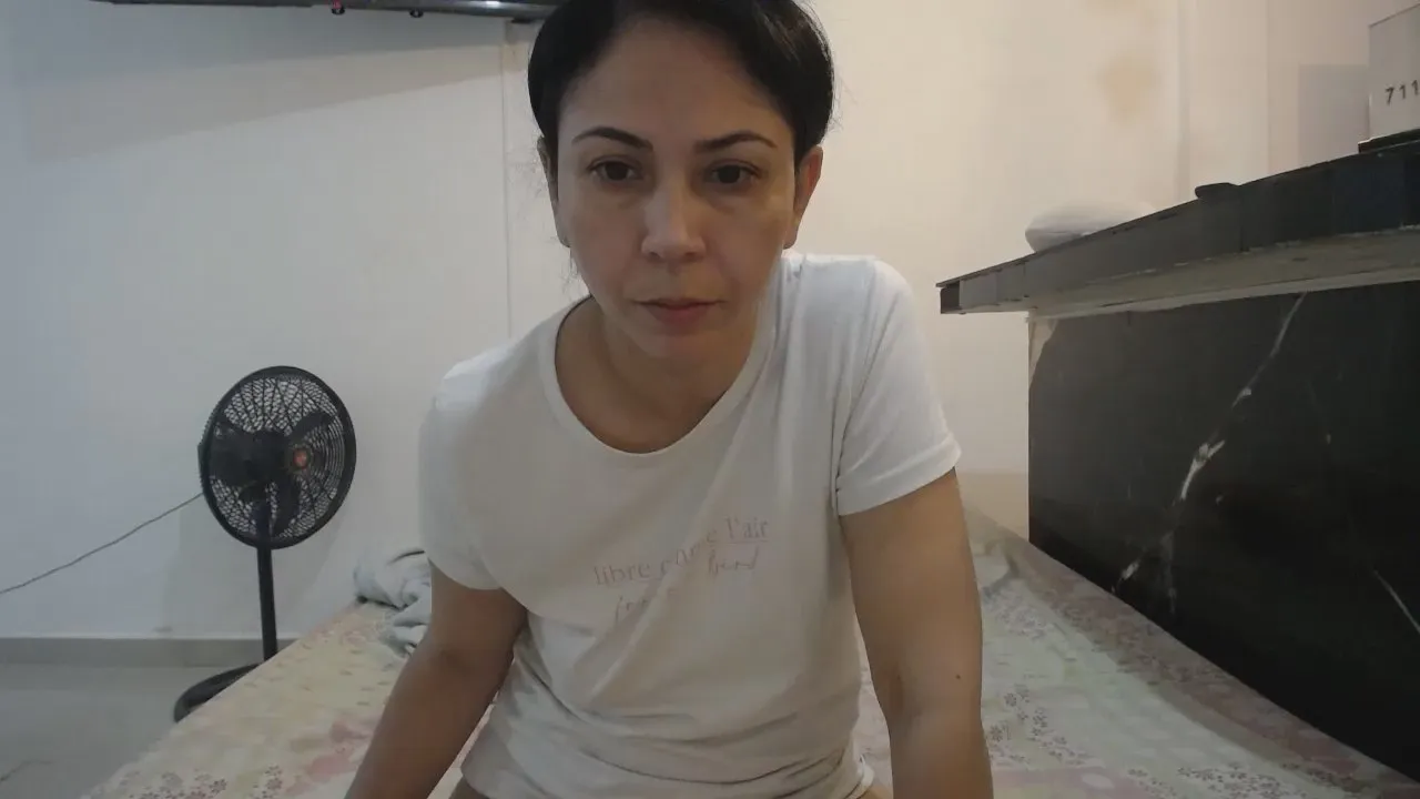 Offline YOHACRIS on Cam4