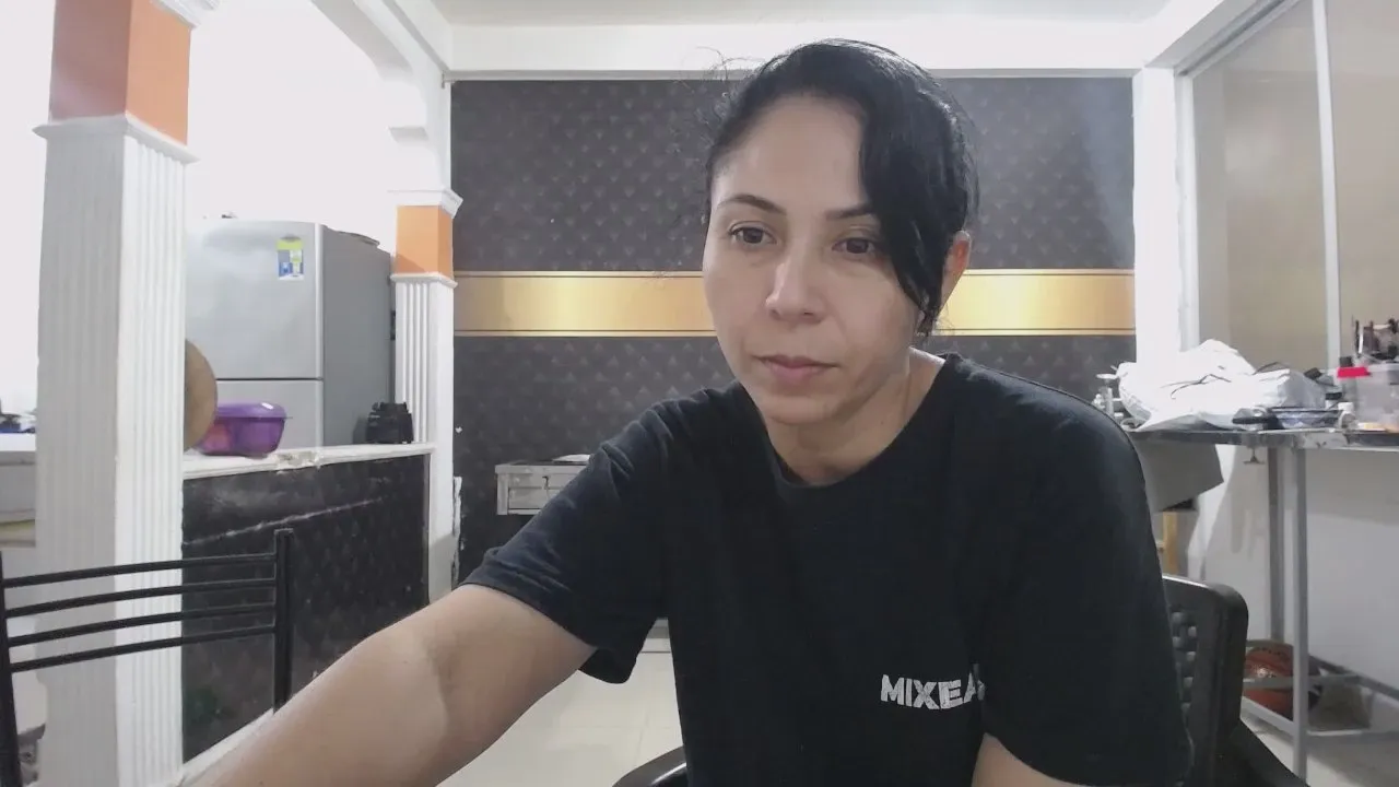 Offline YOHACRIS on Cam4