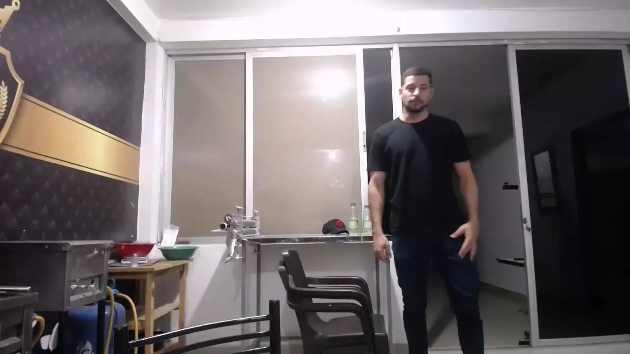 Offline YOHACRIS on Cam4