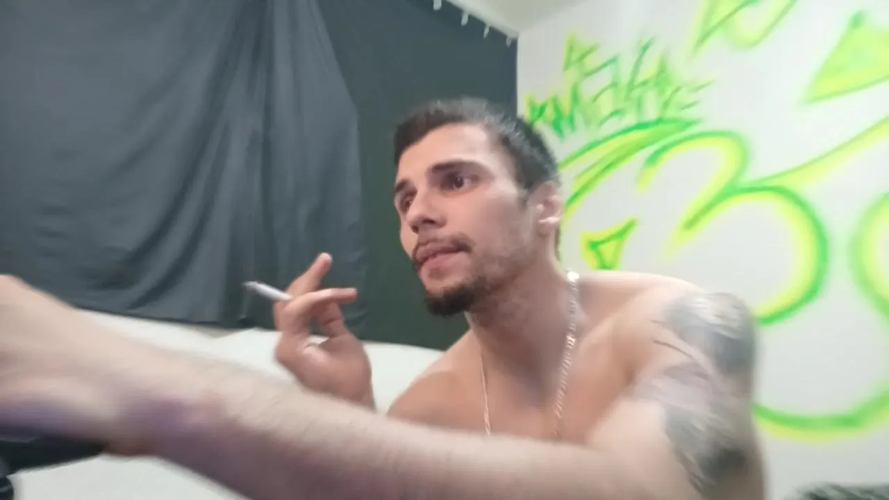 Offline Zyonprive on Cam4