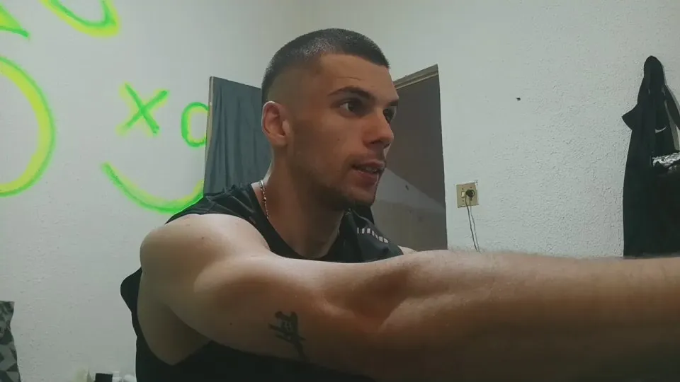 Offline Zyonprive on Cam4